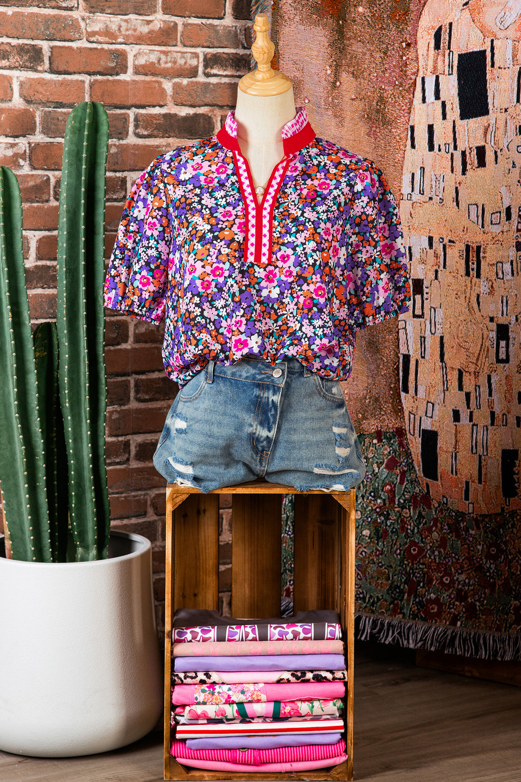 Floral Print Colorblock Trim V Neck Top